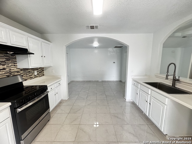 Image 19 of 23 For 8854 Fenwood