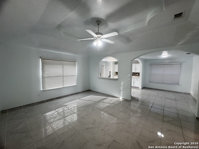 Image 4 of 23 For 8854 Fenwood