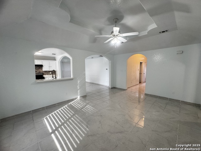 Image 5 of 23 For 8854 Fenwood
