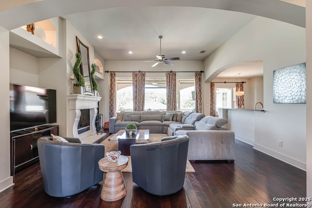 Listing photo id 9 for 1253 Via Principale