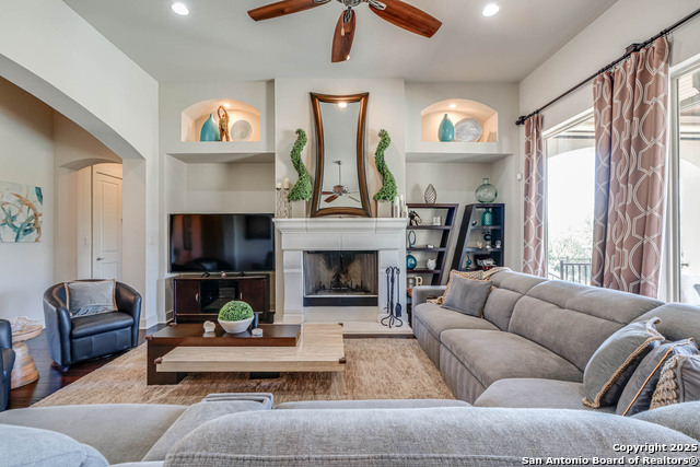 Listing photo id 11 for 1253 Via Principale