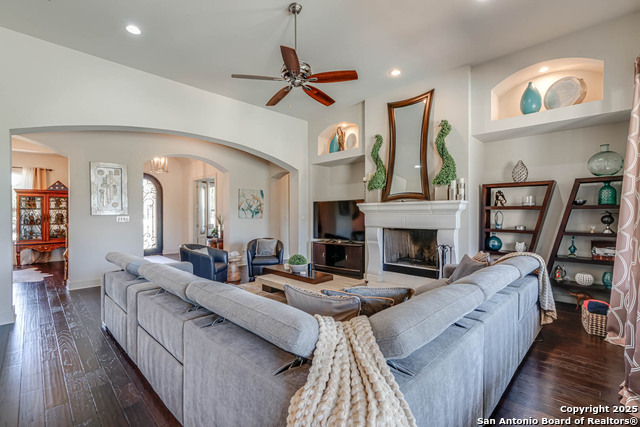 Listing photo id 12 for 1253 Via Principale