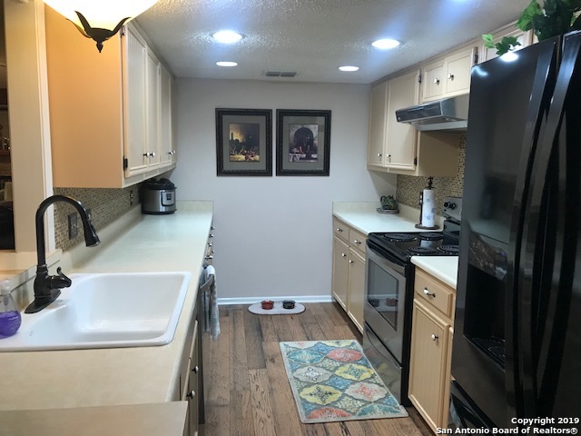 Image 9 of 19 For 16918 Summer Creek Dr
