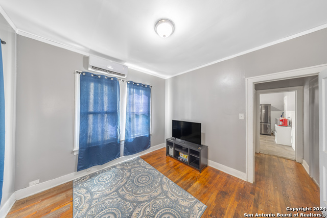 Image 16 of 32 For 1218 Drexel Ave E