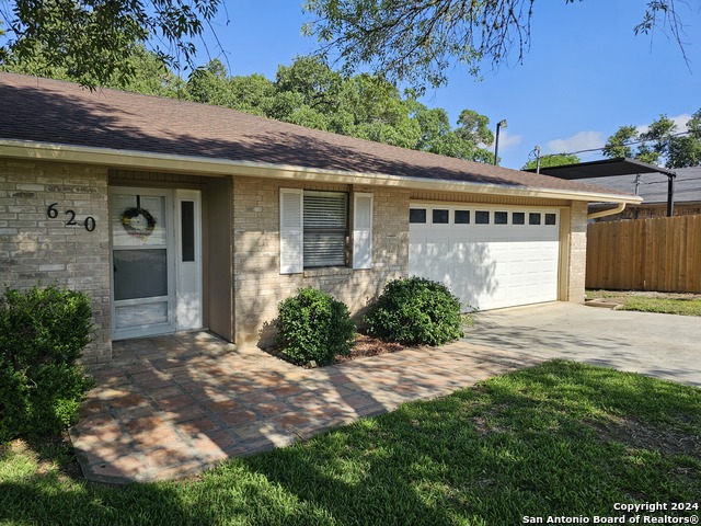 Image 32 of 39 For 620 Lake Island Dr