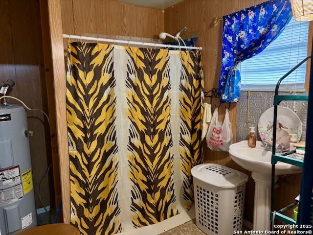 Listing photo id 3 for 220 Avenue G