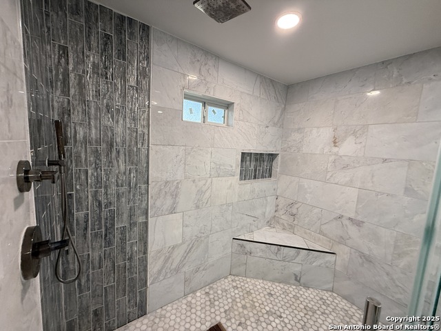 Image 19 of 49 For 8138 Old Pearsall