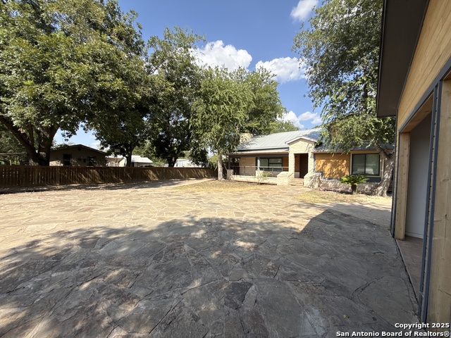 Image 3 of 49 For 8138 Old Pearsall