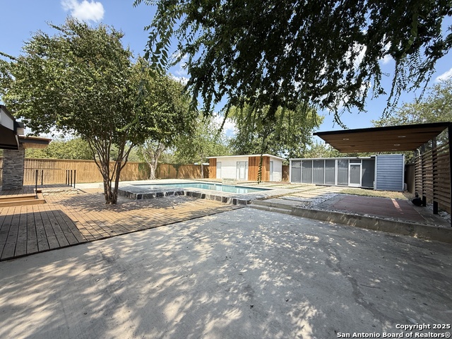 Image 31 of 49 For 8138 Old Pearsall