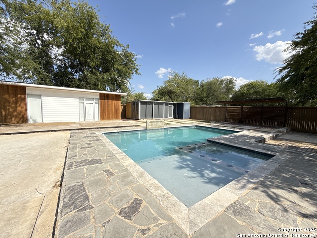 Image 5 of 49 For 8138 Old Pearsall