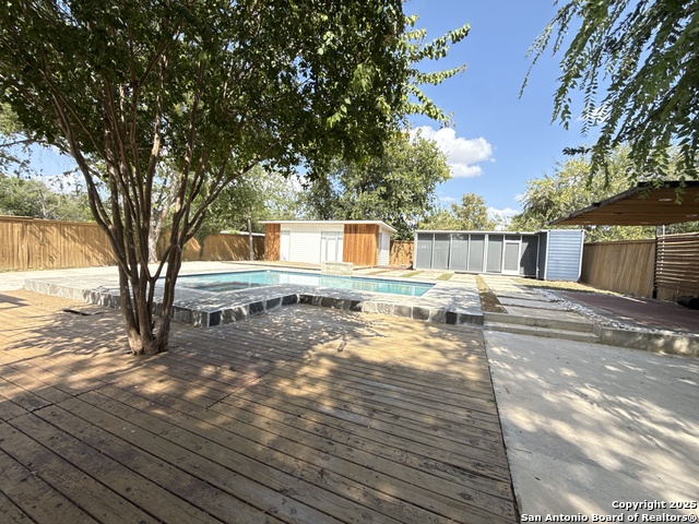 Image 6 of 49 For 8138 Old Pearsall