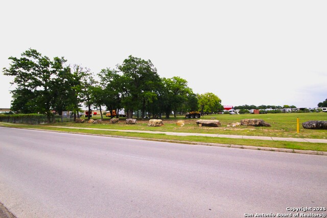 Listing photo id 0 for 29397 I H 10 West