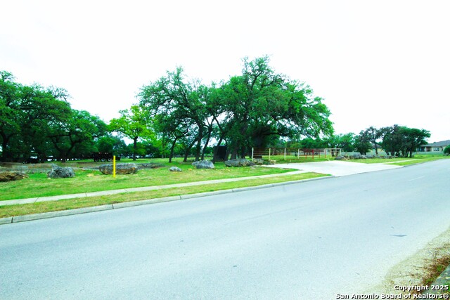 Listing photo id 3 for 29397 I H 10 West