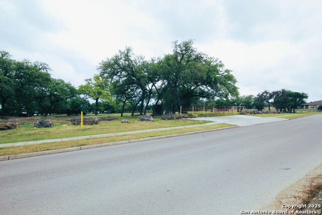 Listing photo id 4 for 29397 I H 10 West