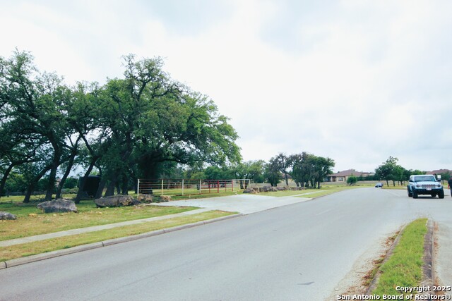 Listing photo id 6 for 29397 I H 10 West