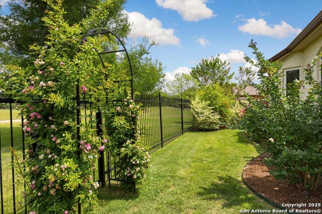 Image 41 of 50 For 29818 Fairway Vista Dr
