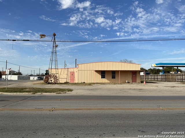 Details for 204 Central Ave. E, Nixon, TX 78140