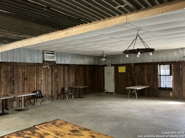 Listing photo id 9 for 204 Central Ave. E