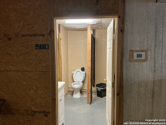 Listing photo id 3 for 204 Central Ave. E