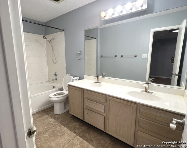 Listing photo id 9 for 7301 Avery Rd
