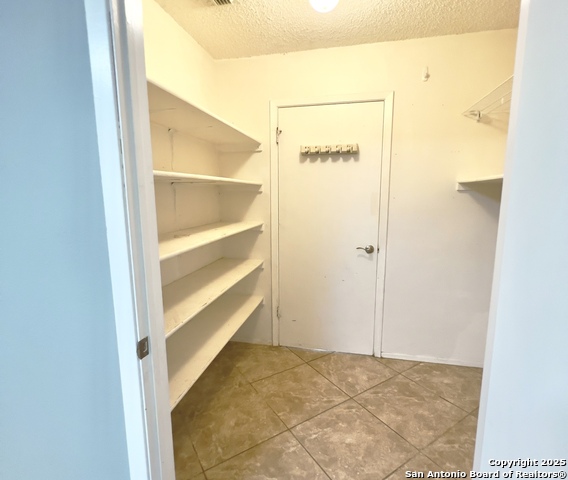 Listing photo id 10 for 7301 Avery Rd
