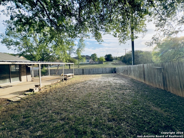 Listing photo id 12 for 7301 Avery Rd