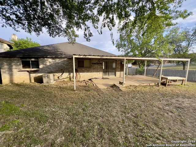 Listing photo id 13 for 7301 Avery Rd