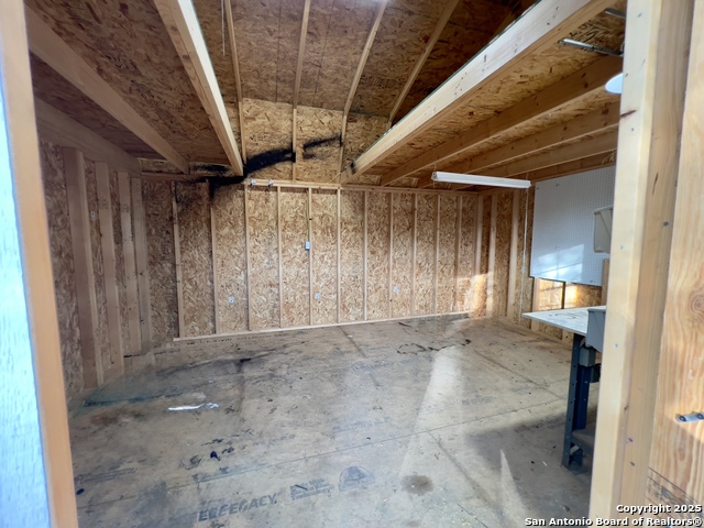 Listing photo id 15 for 7301 Avery Rd