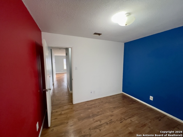 Listing photo id 6 for 7301 Avery Rd