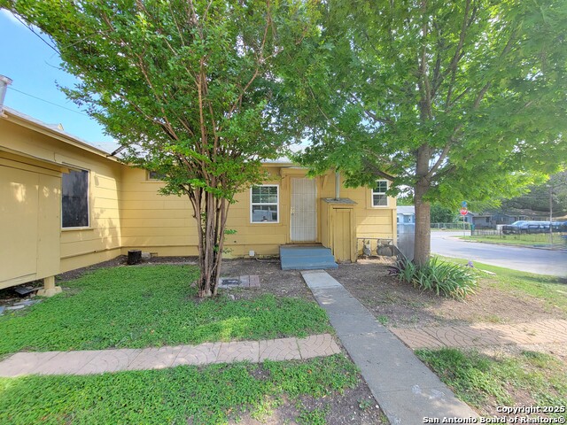 Image 2 of 11 For 2227 Olmos  