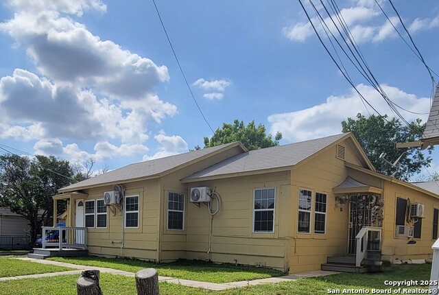 Image 9 of 11 For 2227 Olmos  