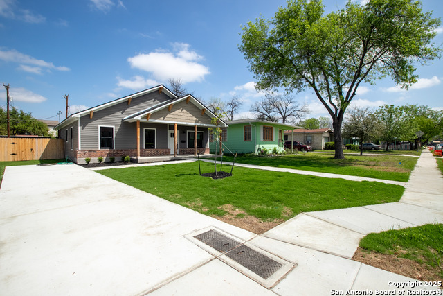 Listing photo id 21 for 227 Quentin