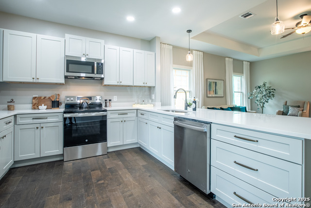Listing photo id 7 for 227 Quentin