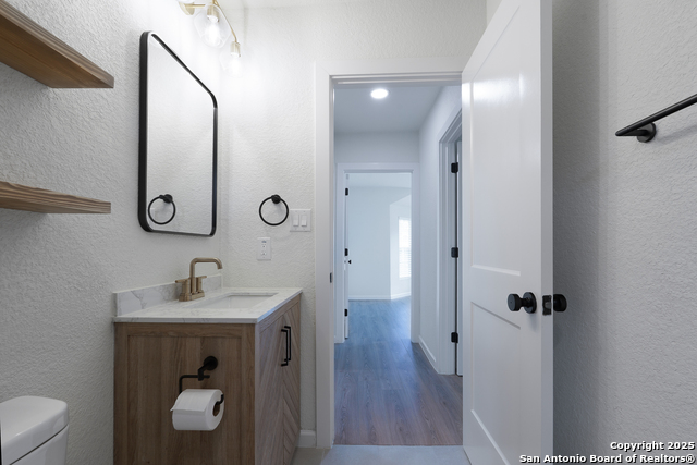Image 21 of 33 For 1140 Agarita Ave. W