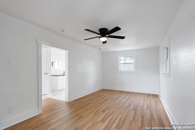 Image 30 of 33 For 1140 Agarita Ave. W