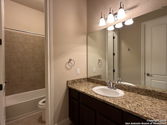 Image 4 of 20 For 18631 Canoe Brook