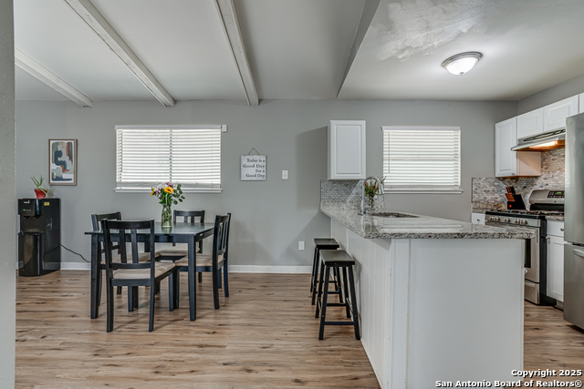 Image 13 of 34 For 5011 Village Lawn