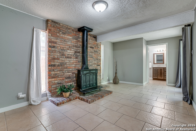 Image 19 of 34 For 5011 Village Lawn