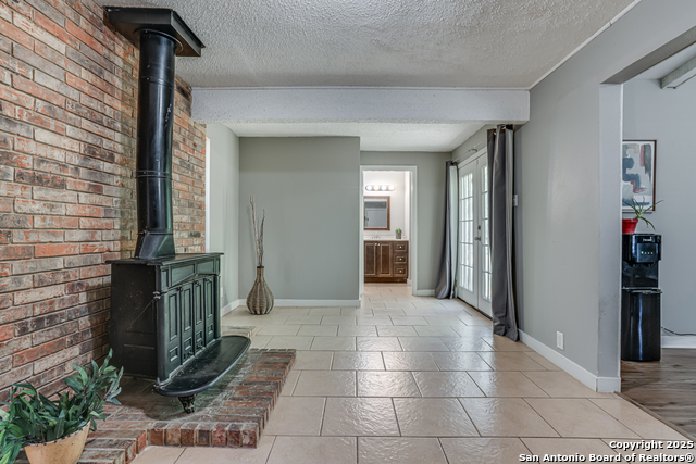 Image 20 of 34 For 5011 Village Lawn