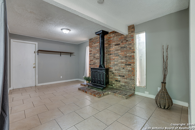 Image 22 of 34 For 5011 Village Lawn