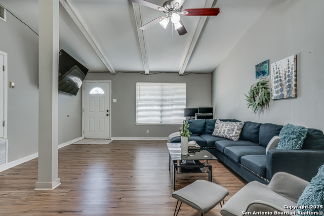 Image 4 of 34 For 5011 Village Lawn