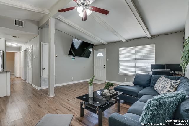 Image 7 of 34 For 5011 Village Lawn