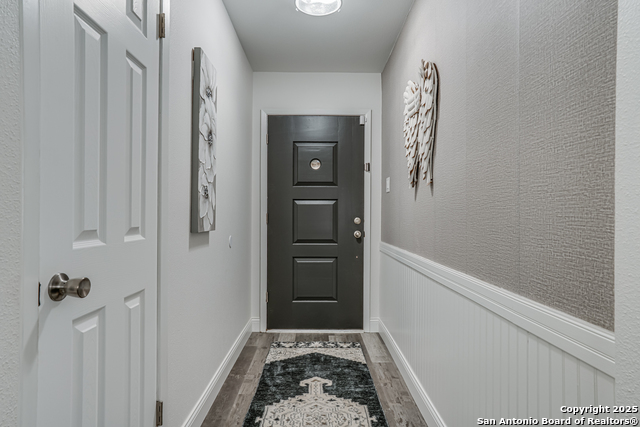 Image 4 of 42 For 1208 Colony Dr