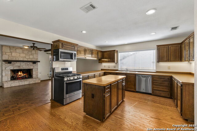 Image 17 of 37 For 2519 Silver Ridge