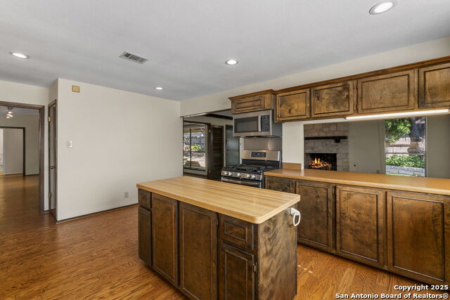 Image 18 of 37 For 2519 Silver Ridge