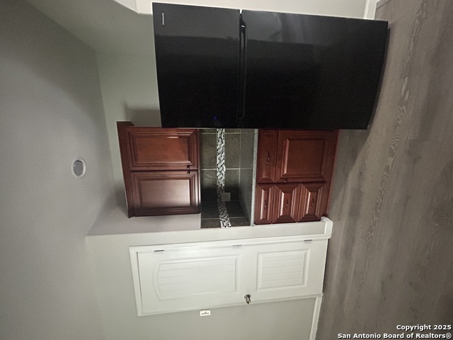 Image 3 of 15 For 1336 Ridgewood Court W 1