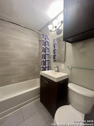 Image 7 of 15 For 1336 Ridgewood Court W 1