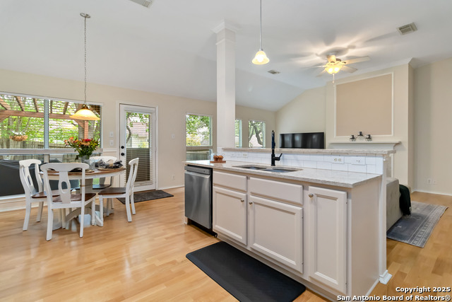Listing photo id 8 for 8843 Brae Crest Dr
