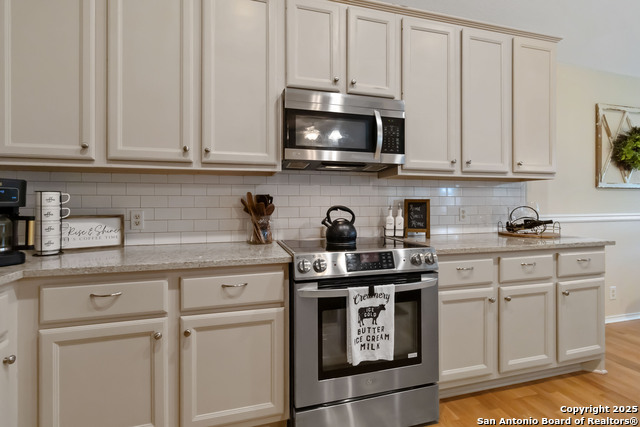 Listing photo id 9 for 8843 Brae Crest Dr