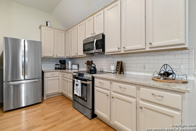 Listing photo id 10 for 8843 Brae Crest Dr
